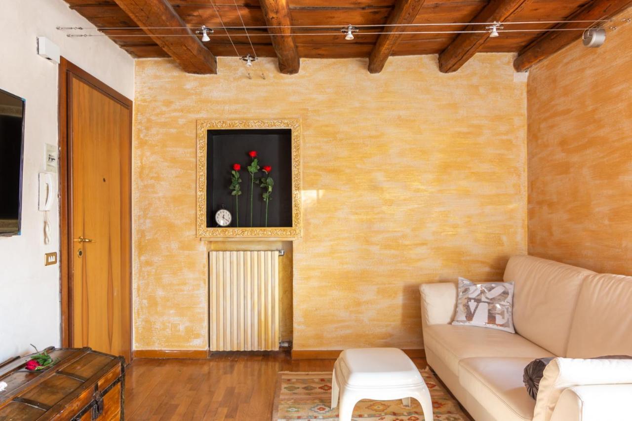 דירות ורונה La Soffitta Di Giulietta - Design Loft מראה חיצוני תמונה