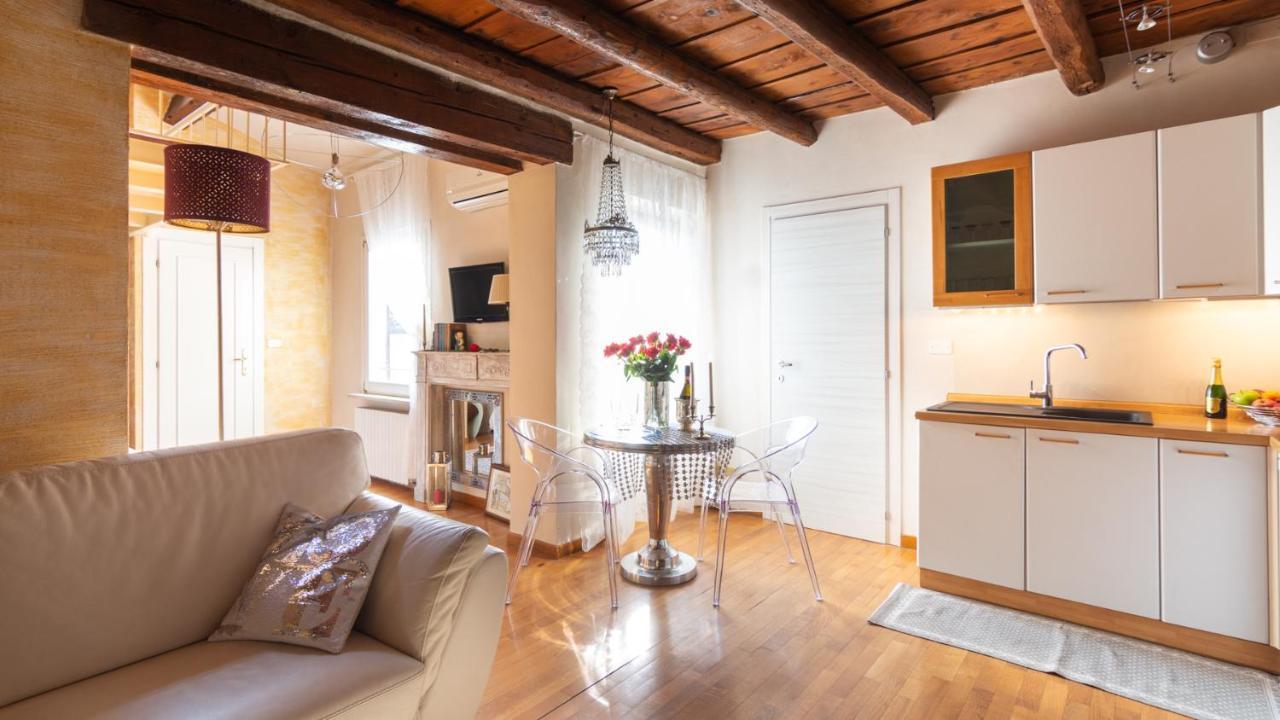 דירות ורונה La Soffitta Di Giulietta - Design Loft מראה חיצוני תמונה
