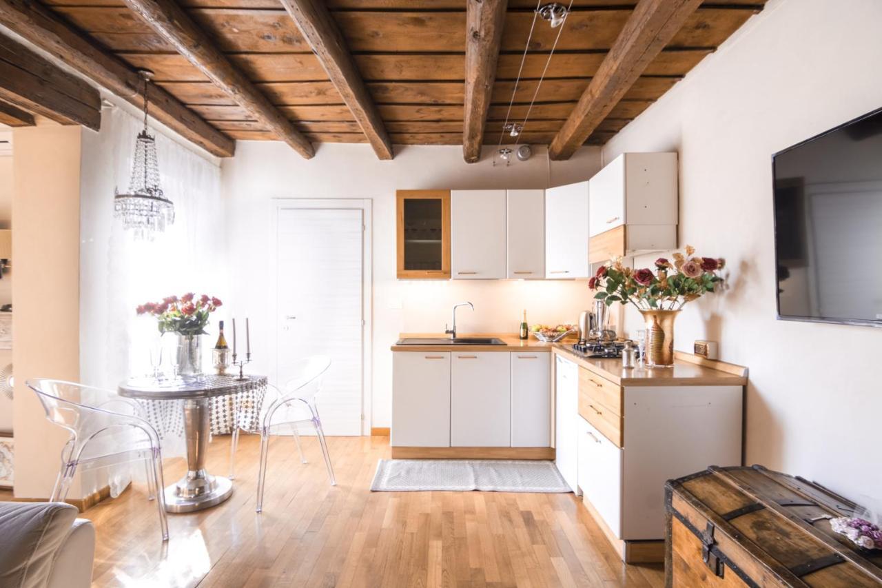 דירות ורונה La Soffitta Di Giulietta - Design Loft מראה חיצוני תמונה